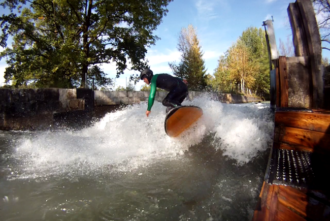 Surfen mitten in der Stadt ©Heiko Mandl