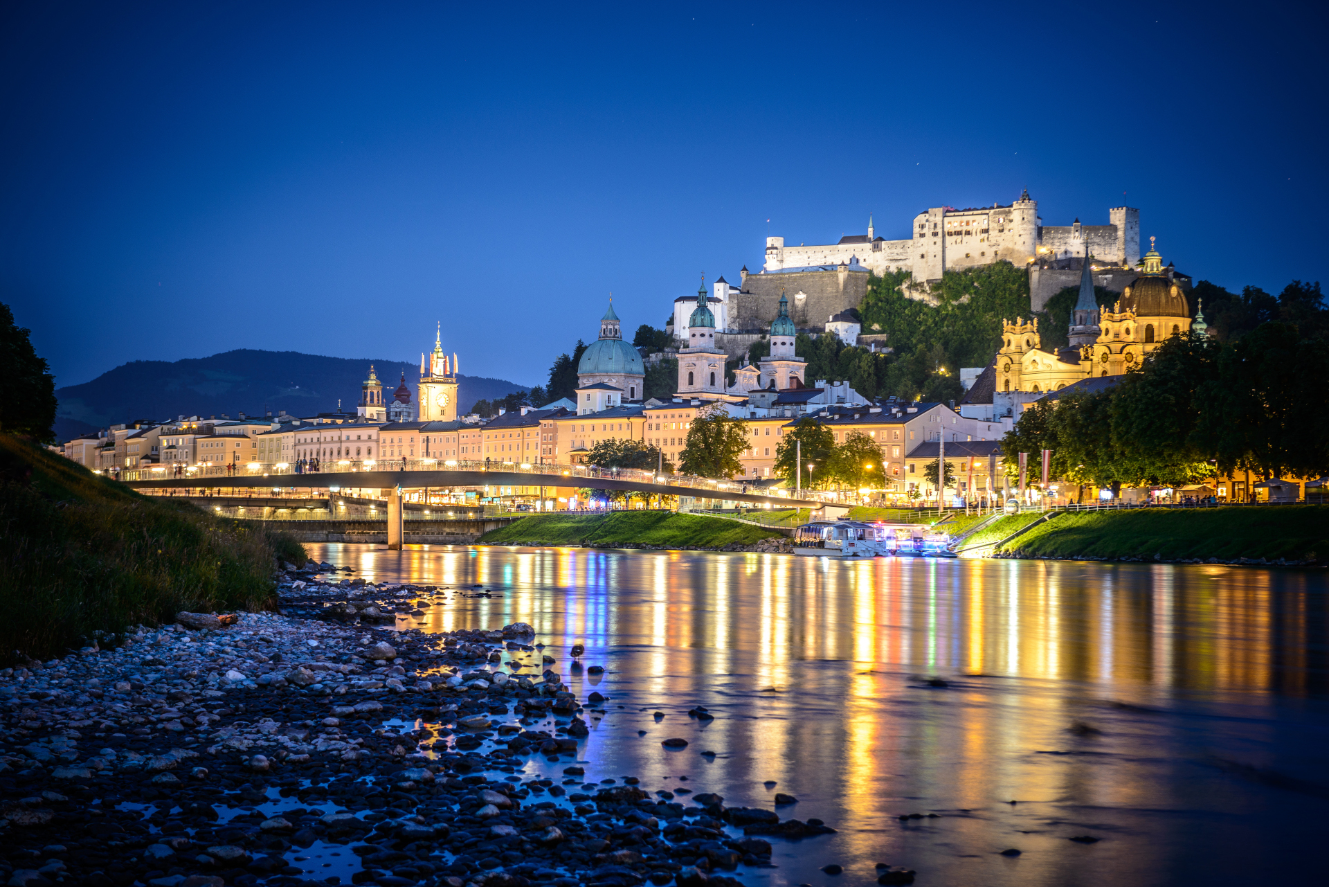  © Tourismus Salzburg - Blick vom rechten Salzachufer auf die Salzburger Altstadt mit Festung Hohensalzburg