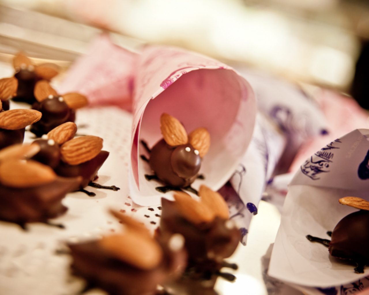 Sie fliegen wieder – Trüffel-Maikäfer der Confiserie Braun ...