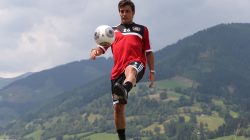 Auf Tuchfühlung mit den Fussball-Stars
