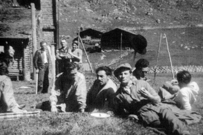 Judenwanderung 1947 - aus der Sammlung von A.Geisler (Das Krimmler Tauernhaus und seine Umgebung in Geschichte und Gegenwart)