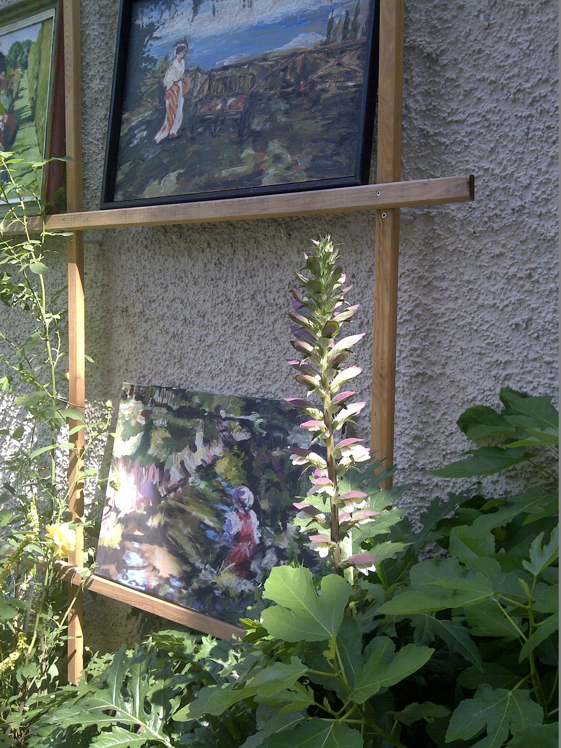 An den Tagen der offenen Türe im Franziskanerklostergarten verschmelzen Natur und Kunst.