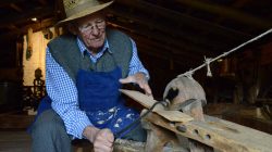 Schindeln – eine fast vergessene Handwerkskunst
