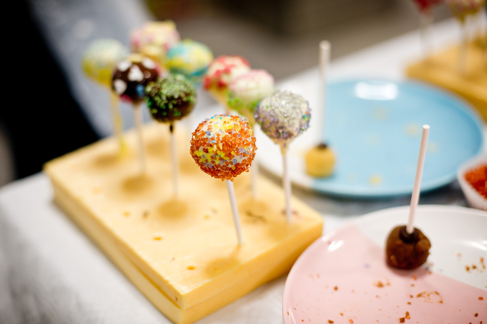 Cake Pops – zuckersüße Kuchen am Stiel - SalzburgerLand Magazin