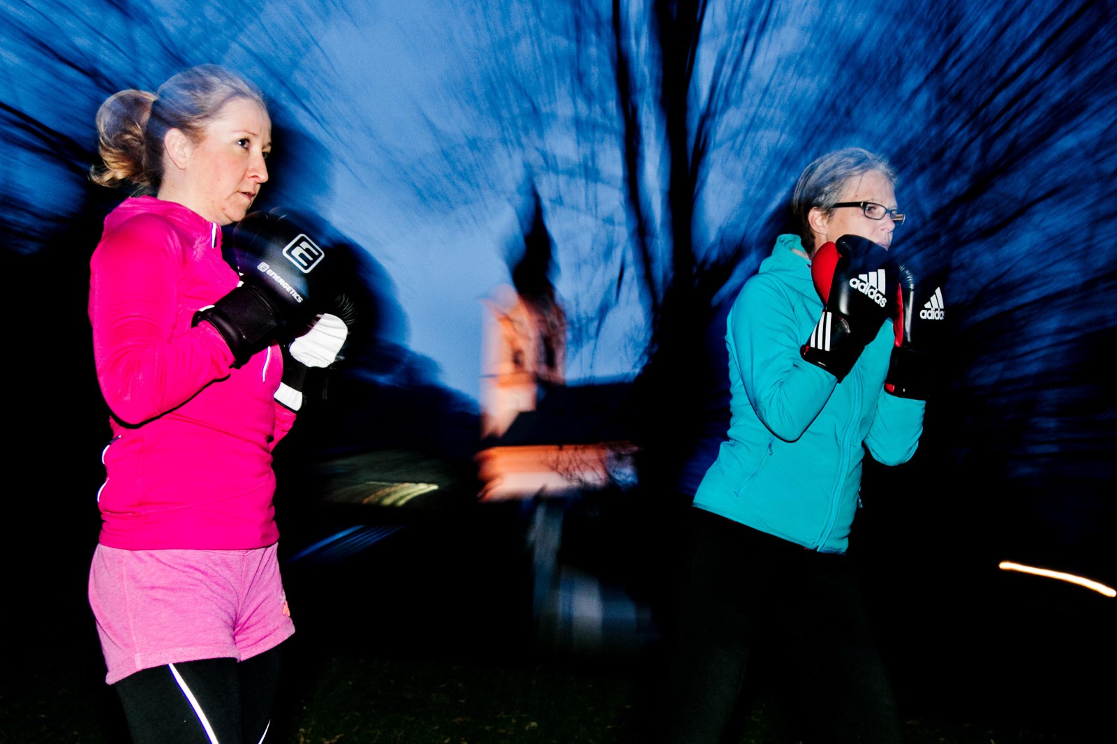 Aufwärmen mit Boxhandschuhen