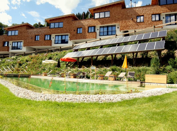Luxus-Chalets - Energieautark durch Photovoltaik. c Bachgut