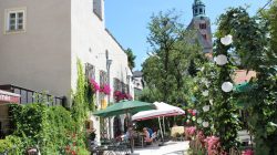 Krimpelstätter: Traditionsgaststätte unter Kastanien