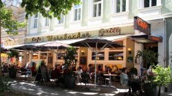 Café Wernbacher: Wiener Kaffeehauskultur in Salzburg