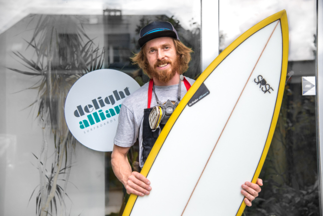 Gerwin Andreas ist Surfboardshaper in Salzburg