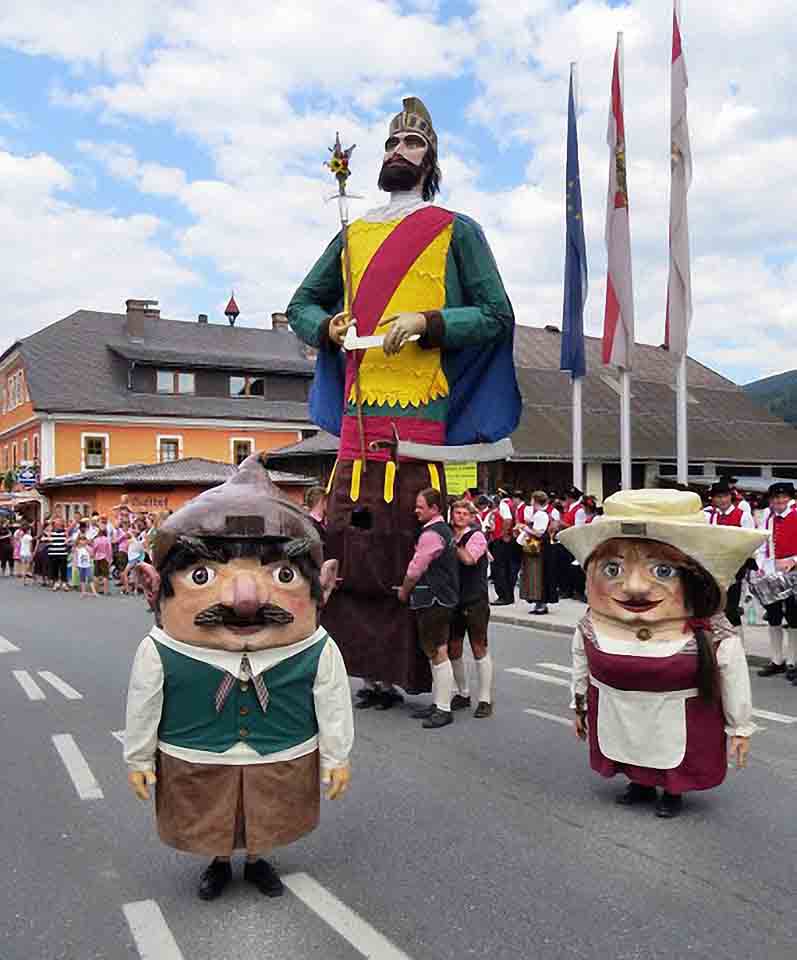 © SalzburgerLand Tourismus - Samson mit Zwergen