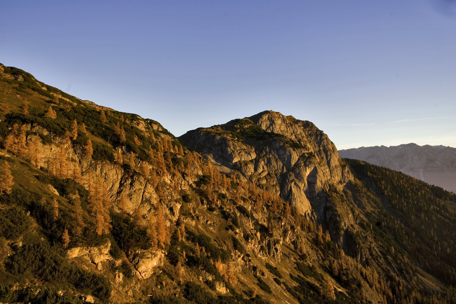 Braune Töne dominieren die Landschaft © Heiko Mandl