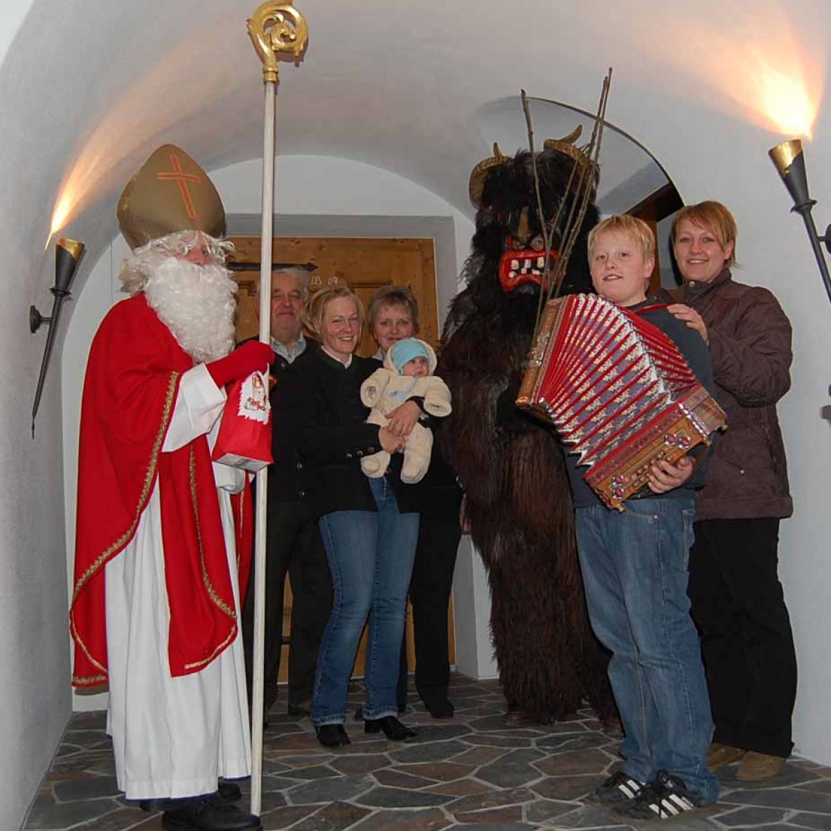 Krampus Und Nikolaus