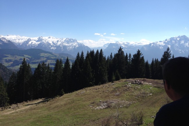 Der atemberaubende Blick auf das Tennengebirge vom King5-Powerhof  ©Peter Zeitlhofer