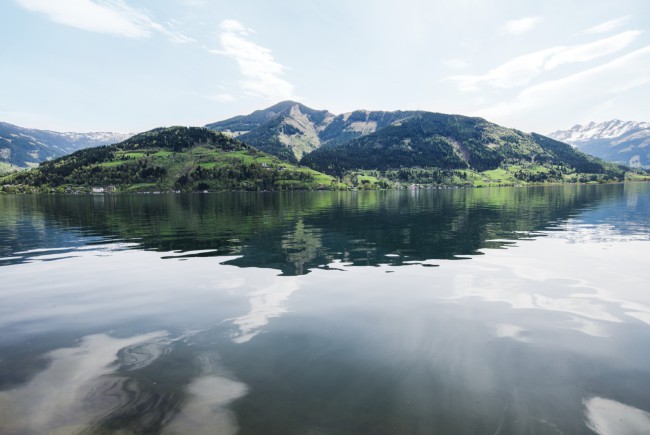 Dort wo Berg und See sich trifft ist der Mensch glückich. 