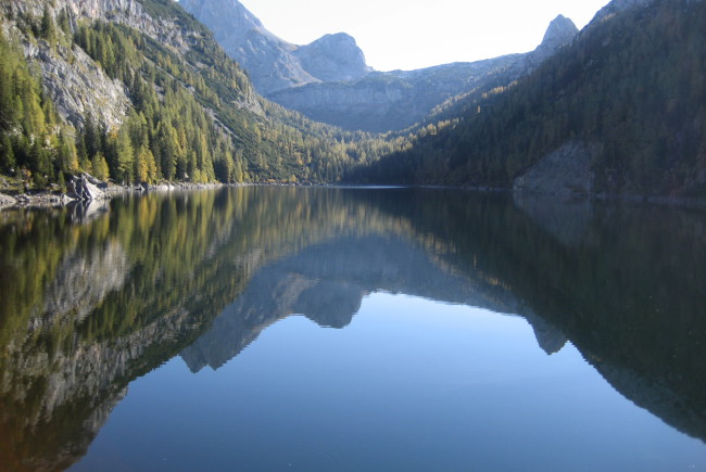 Der Dießbachstausee ist nicht gerade einer der wärmsten Seen des Landes - trotzdem wagen besonders Mutige hier ein Bad ©TVB Salzburger Saalachtal