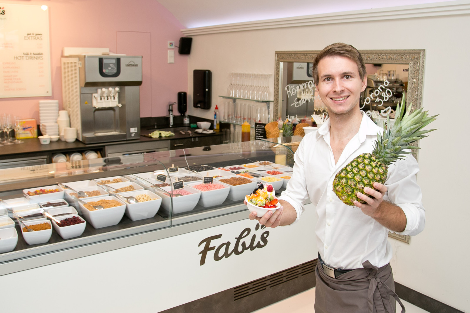 Fabian Sturm, Fabis Frozen Bio Yogurt Salzburg, 20150824 Foto: wildbild, Herbert Rohrer