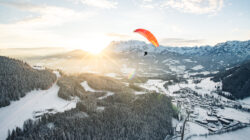 Faszination Paragleiten im Winter