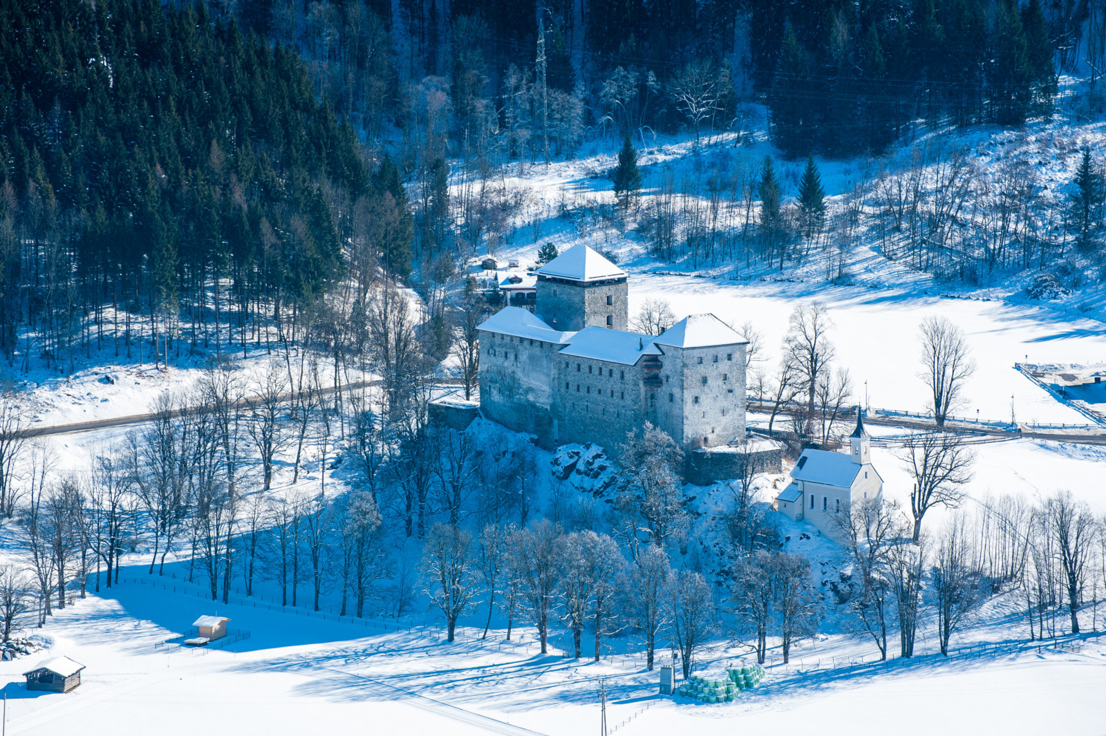 winter-flugaufnahme-burg-kaprun-1