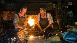 Harter Schmiede: Das Feuer schüren