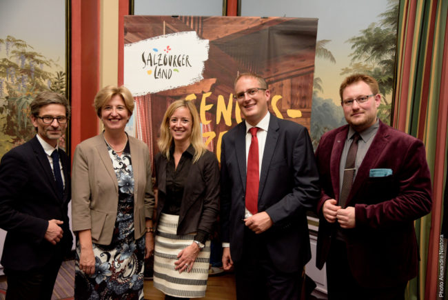 Hoher Besuch im Hotel du Louvre beim feierlichen Auftakt-Event der SalzburgerLand Tourismus GmbH zur Marktbearbeitung Frankreich. Im Bild v.l.: Dr. Martin Hochleitner (GF Salzburg Museum); Mag. Ulrike Butschek (Gesandte der Österreichischen Botschaft in Paris); Mag. (FH) Waltraud Paradeiser, MA (Leiterin Marktmanagement Frankreich, SLT); Jean-Paul Héron (Marktmanagement Frankreich, Österreich Werbung); Mag. Jan Felix Münstermann (Marktmanagement International, Eurowings)