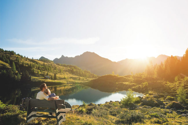 Die Stille eines Bergsees genießen. c SalzburgerLand Tourismus