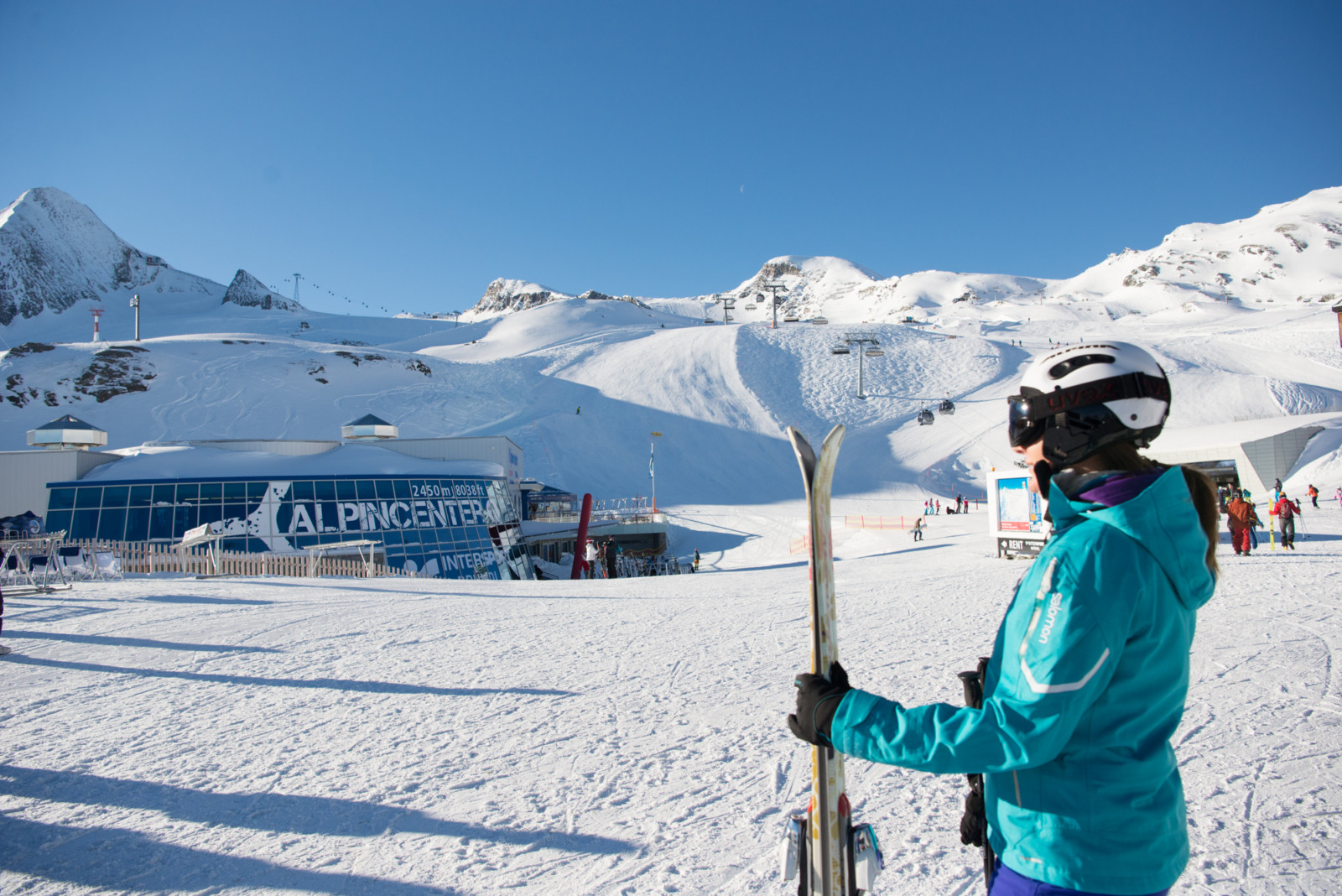Nur 100 Höhenmeter oberhalb des Alpincenters liegt das Ice Camp. 