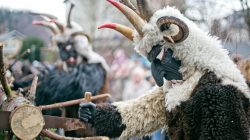 Die Krampusse ziehen um die Häuser