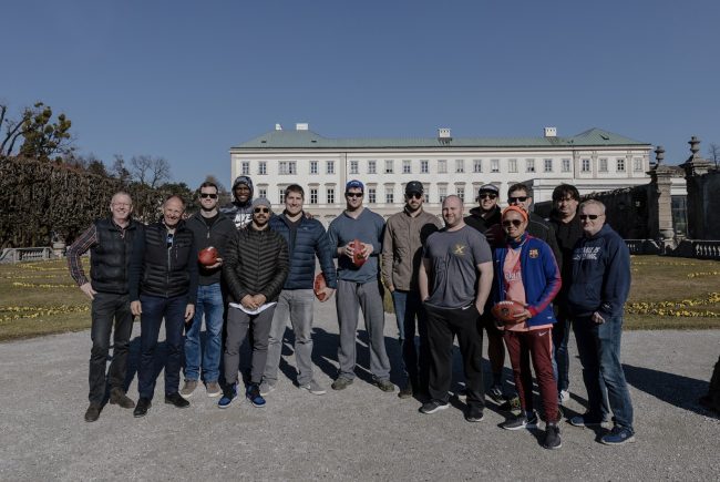 NFL-Allstars, Mirabellgarten Salzburg, Sound of Music Tour (c) SalzburgerLand Tourimus:LUX FUX Media