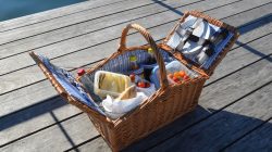 Mit dem Picknickkorb und dem E-Bike im Seenland unterwegs