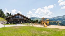 TOM Almhütte: Kasnockn und Champagner