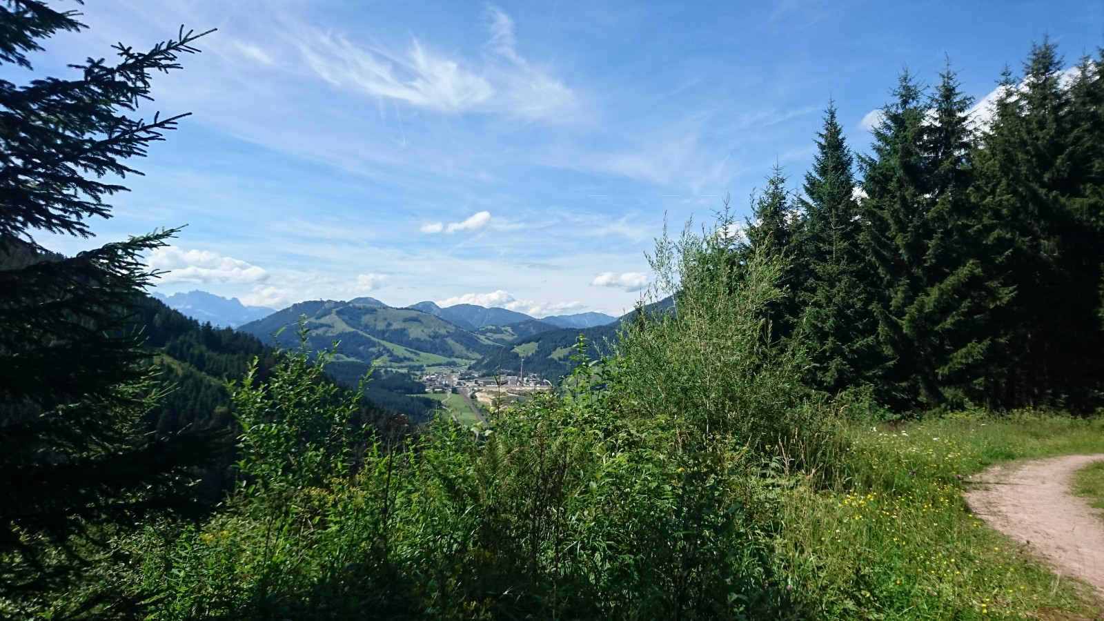 Blick über die Landesgrenze Richtung Tirol