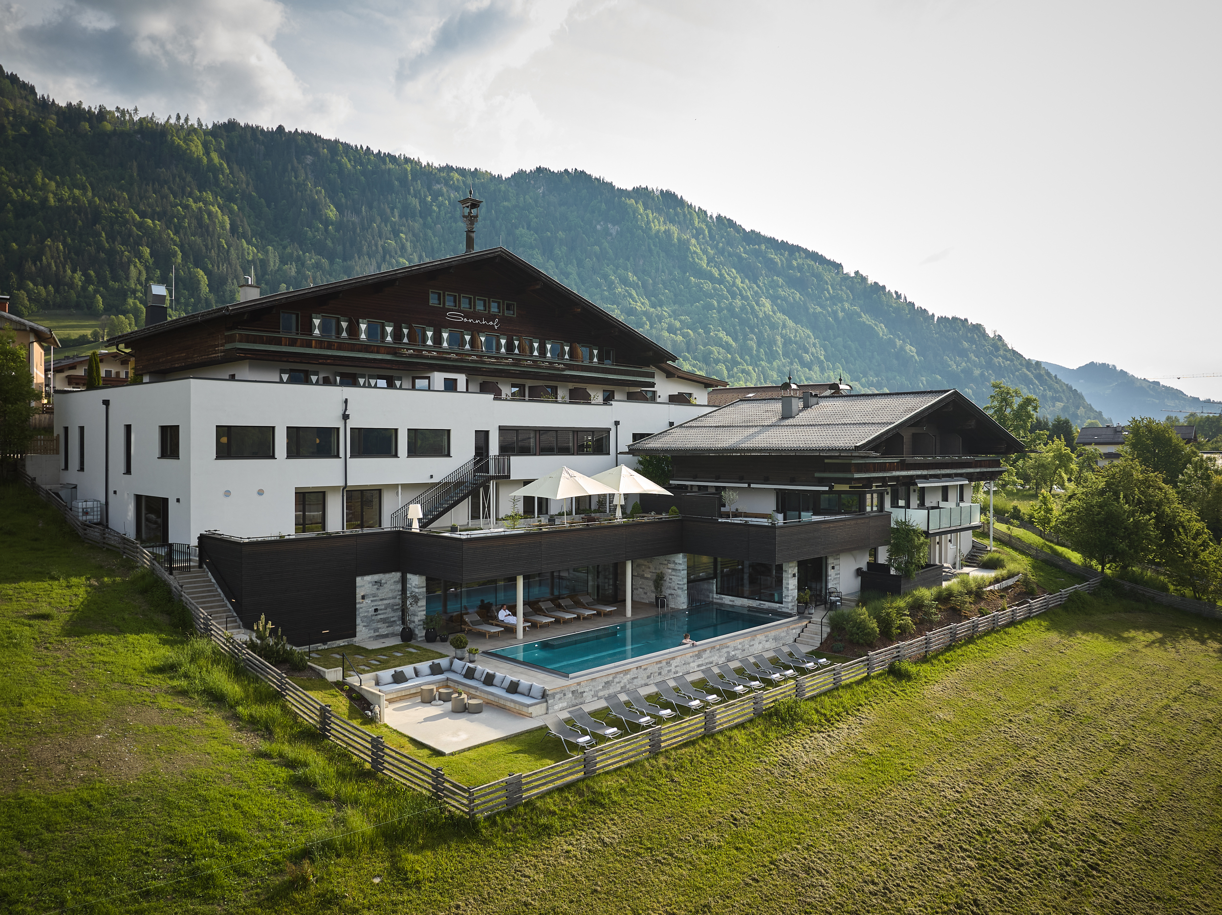 Der Sonnhof by Vitus Winkler