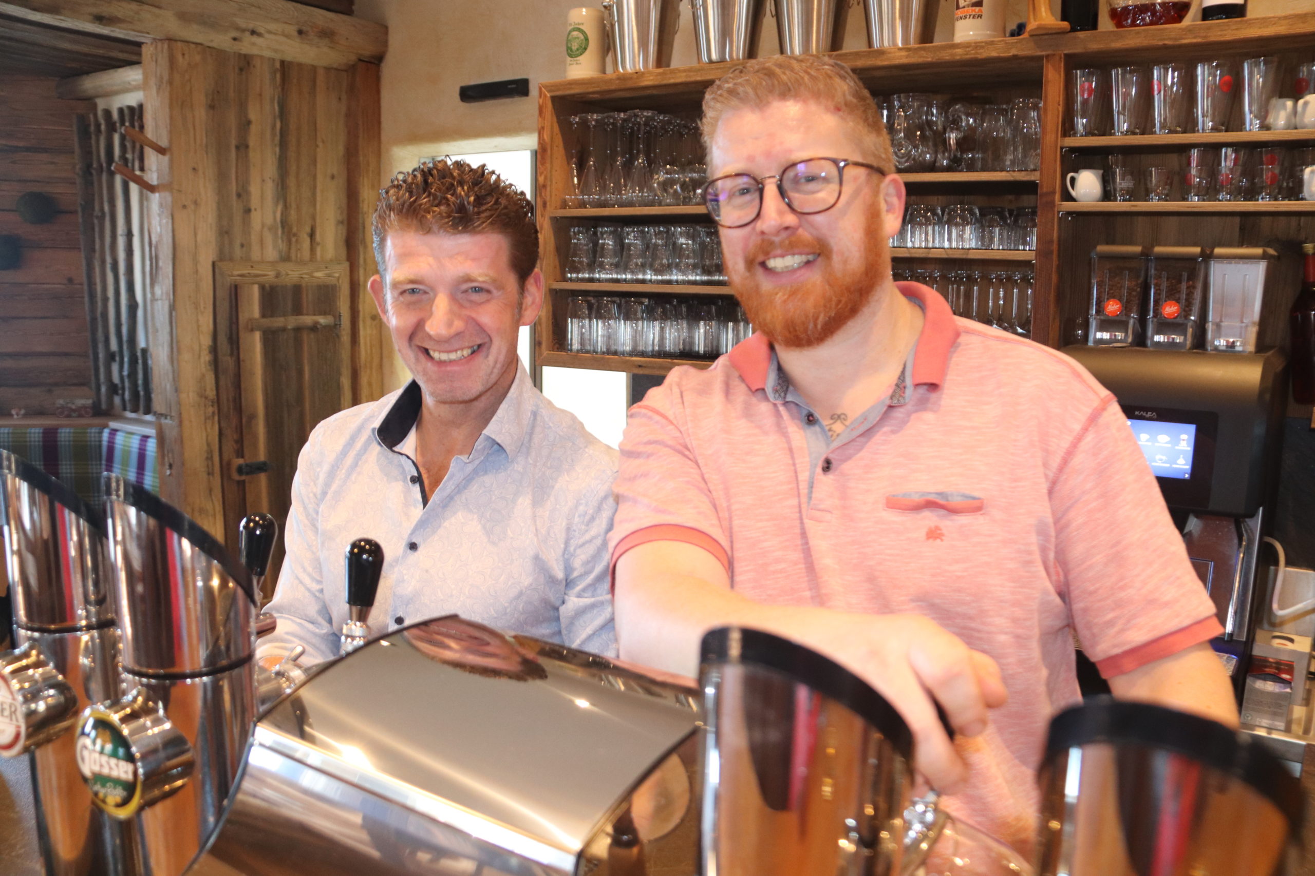 Toni und Andi von der Enzian-Hütte sorgen immer für gute Stimmung auf der Einzian-Hütte am Trattberg