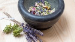 Kräutertee für Herbst und Winter