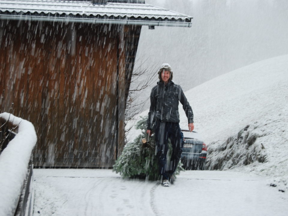 Christbaum holen im Schneegestöber © Pfandlinghof