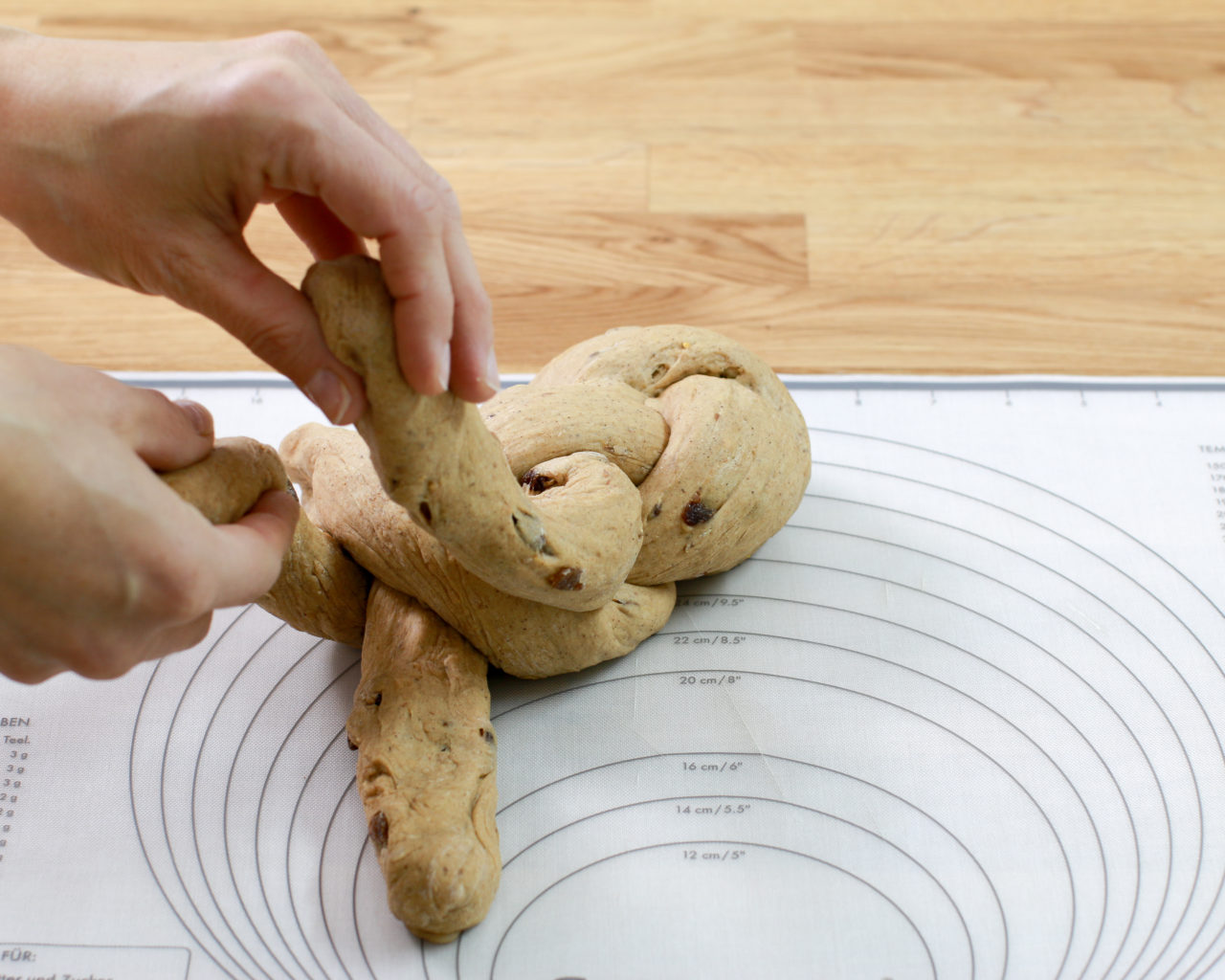 Weihnachtsstriezel nach Omas Rezept - SalzburgerLand Magazin