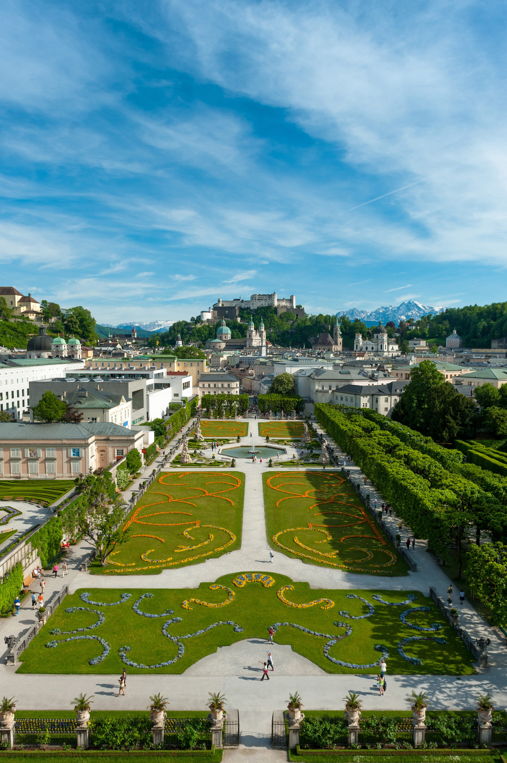  © Tourismus Salzburg - Blick über den Mirabellgarten auf die Salzburger Altstadt