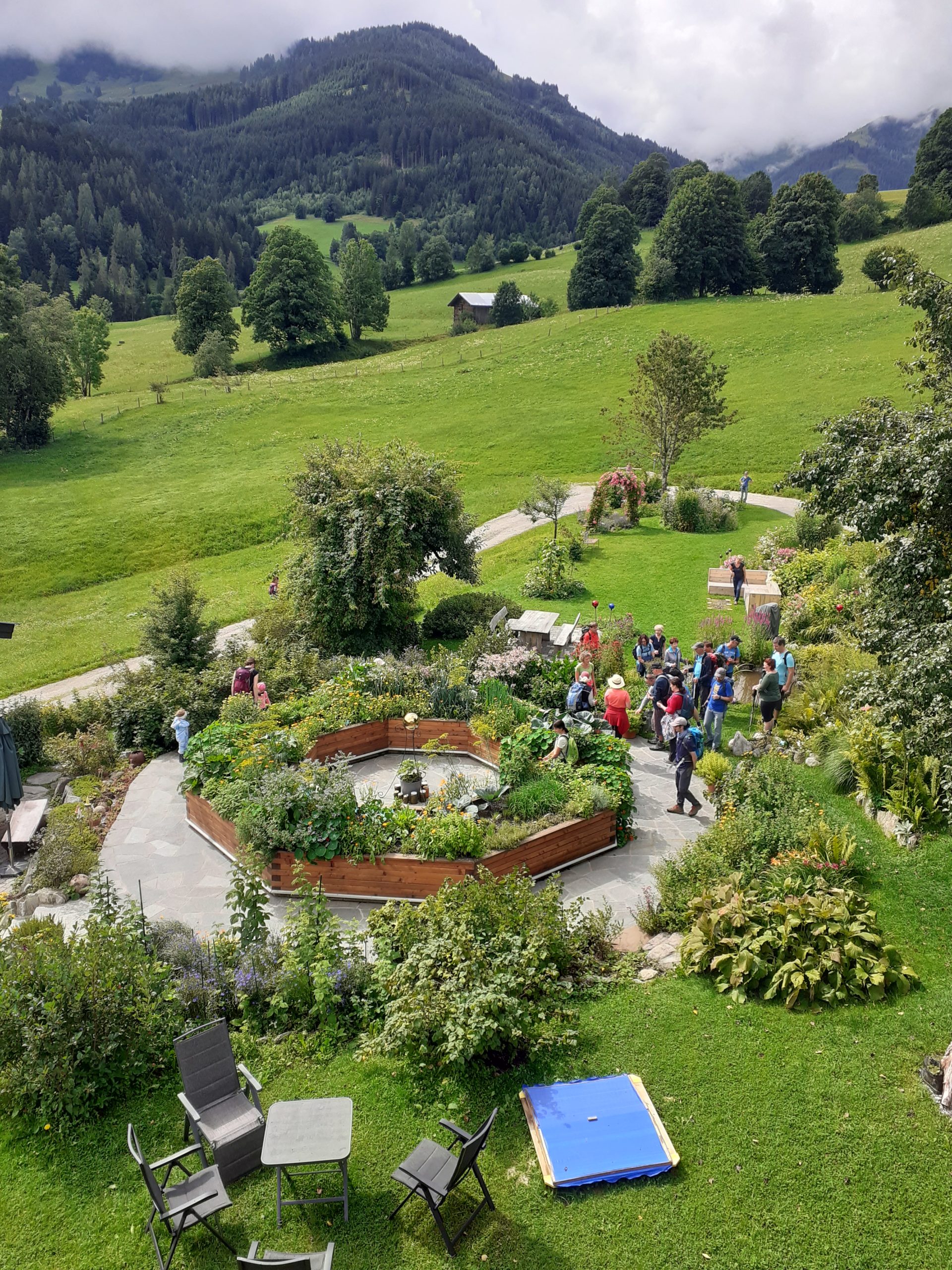 Führung im Kräutergarten