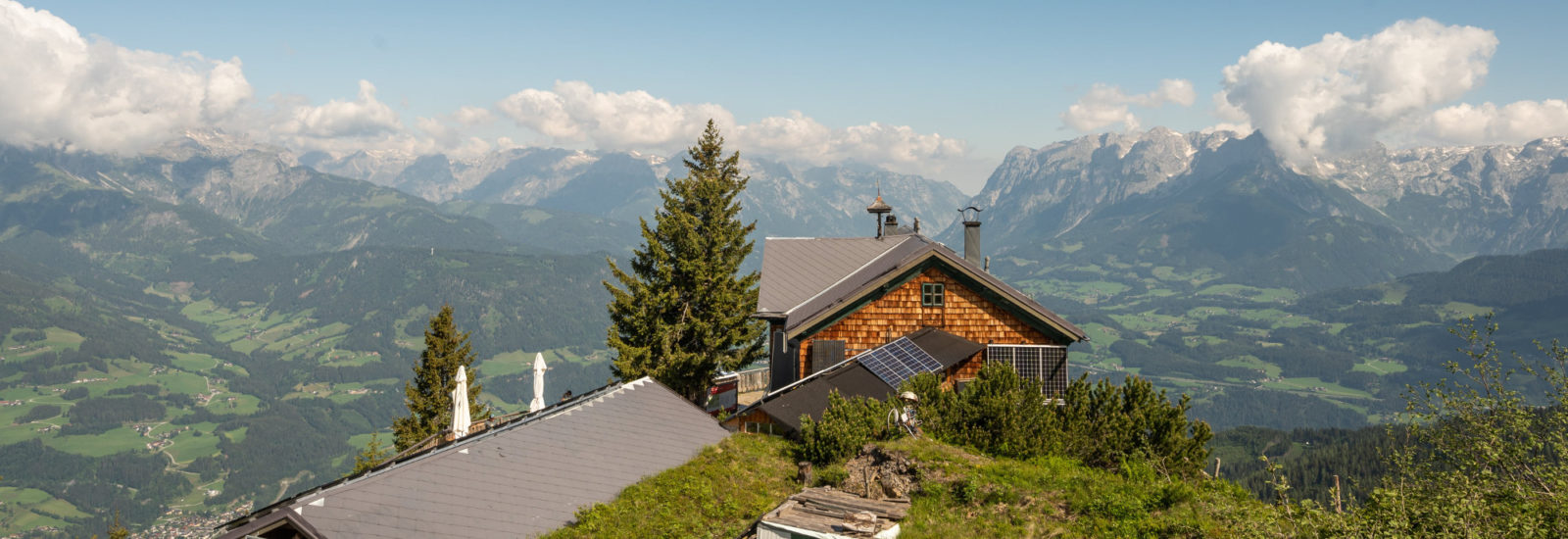 Ausblick und Solaranlage Heinrich-Kiener-Haus © Wagrain-Kleinarl Tourismus, Lorenz Masser