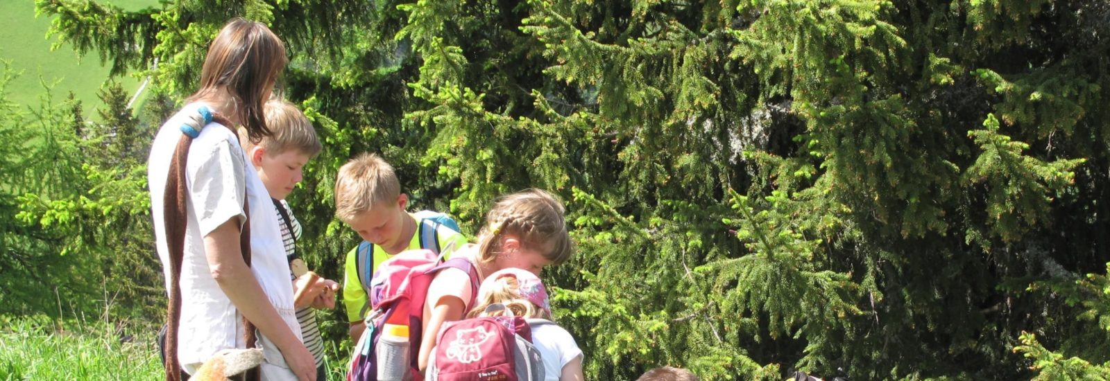 Kinder bei der Märchenwanderung in Großarl © Andrea Seer