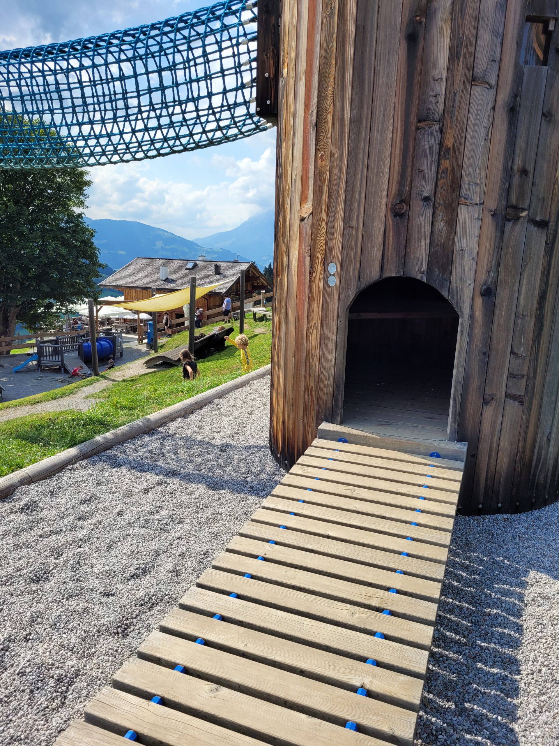 Schlossspielplatz bei der Grammlerhütte