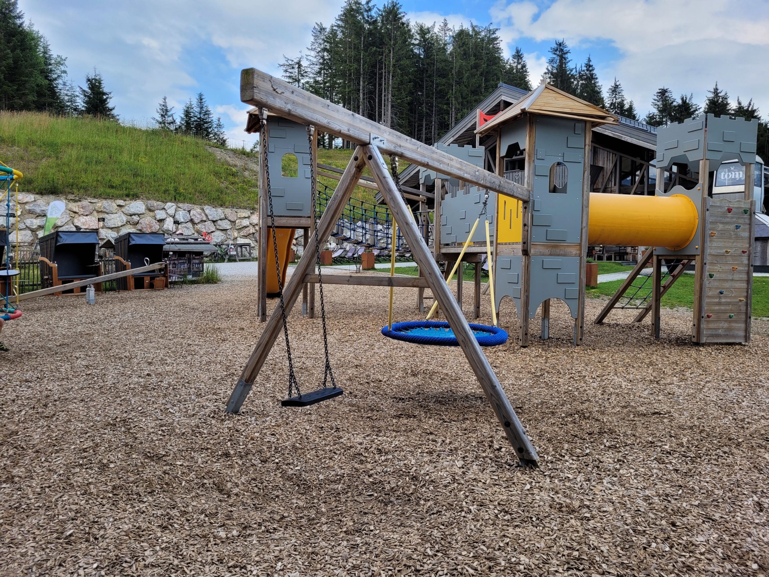 Spielplatz bei Tom's Hütte