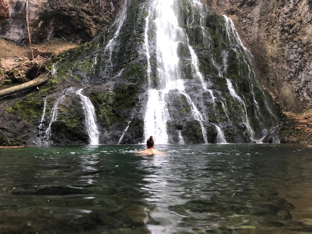 Eisbaden beim Gollinger Wasserfall