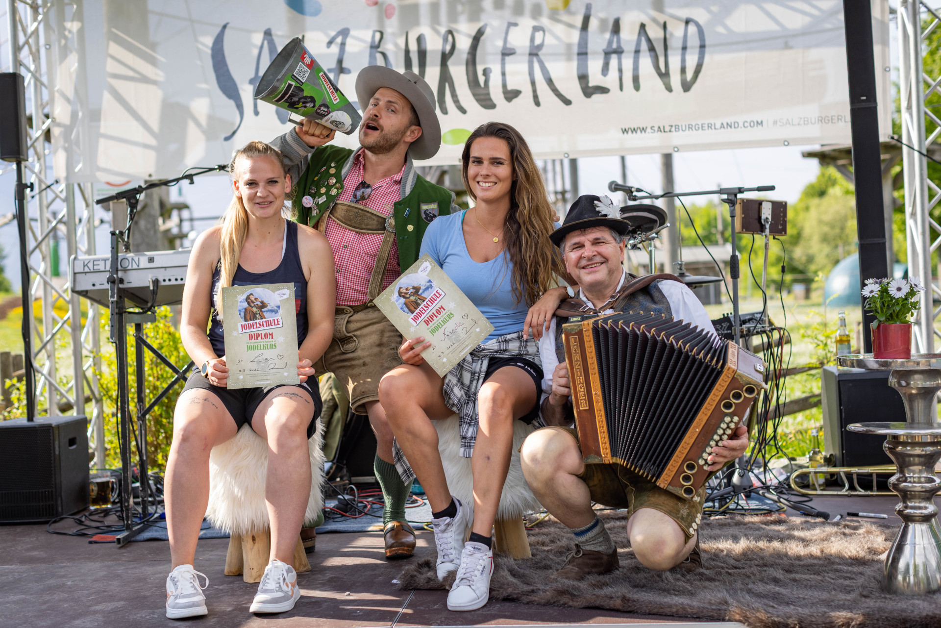 Die Gewinner des Jodeldiploms beim Almfest im Alpenpark