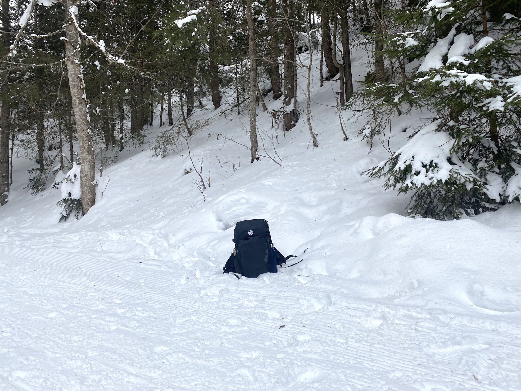 Sprichwörtlicher Rucksack voller Sorgen