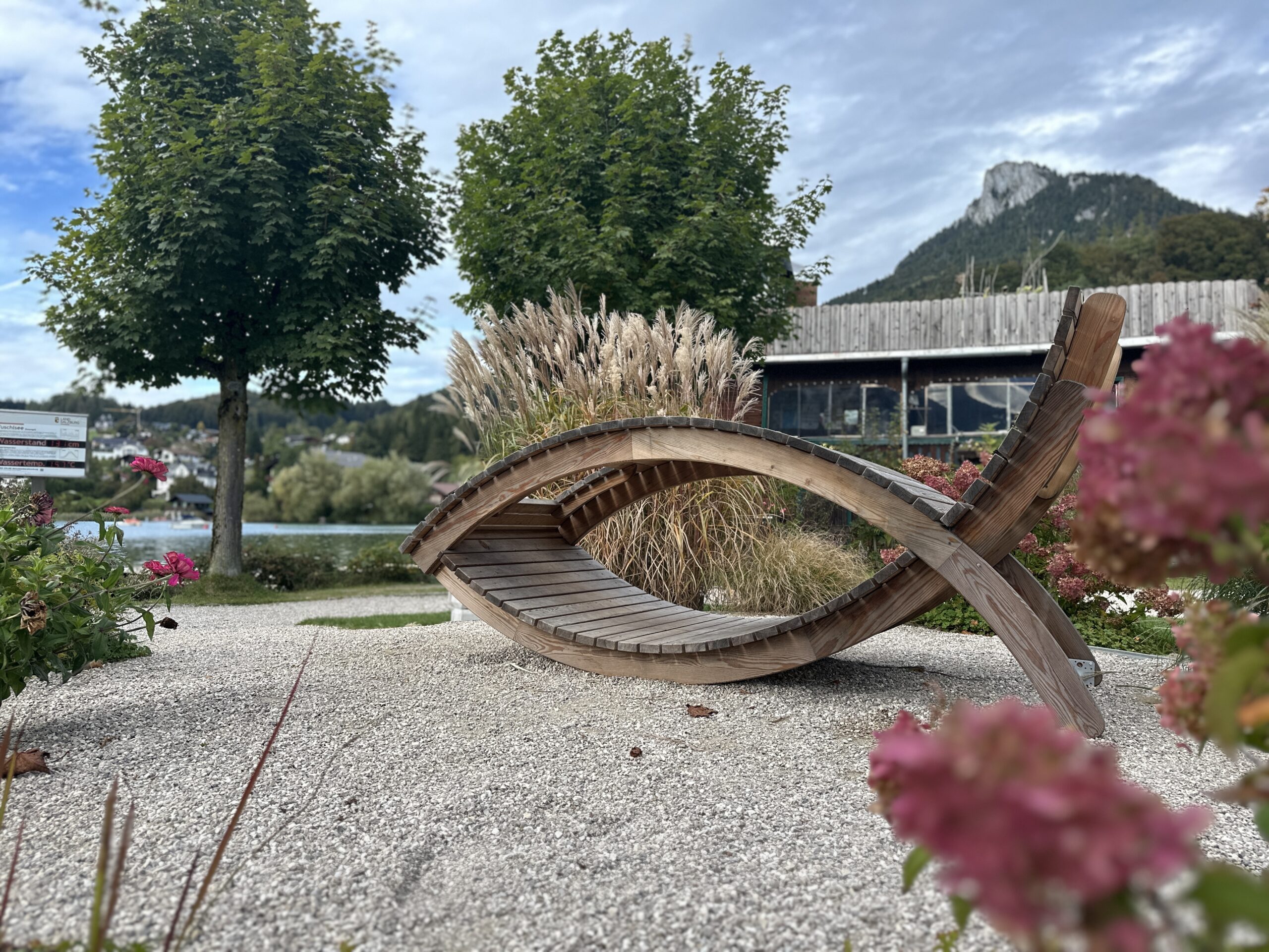 Fuschlseerundweg Fisch Holzliegen © Fuschlseeregion, Langmaier