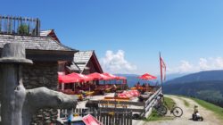 Alle Wege führen auf die Kößlbacher Alm