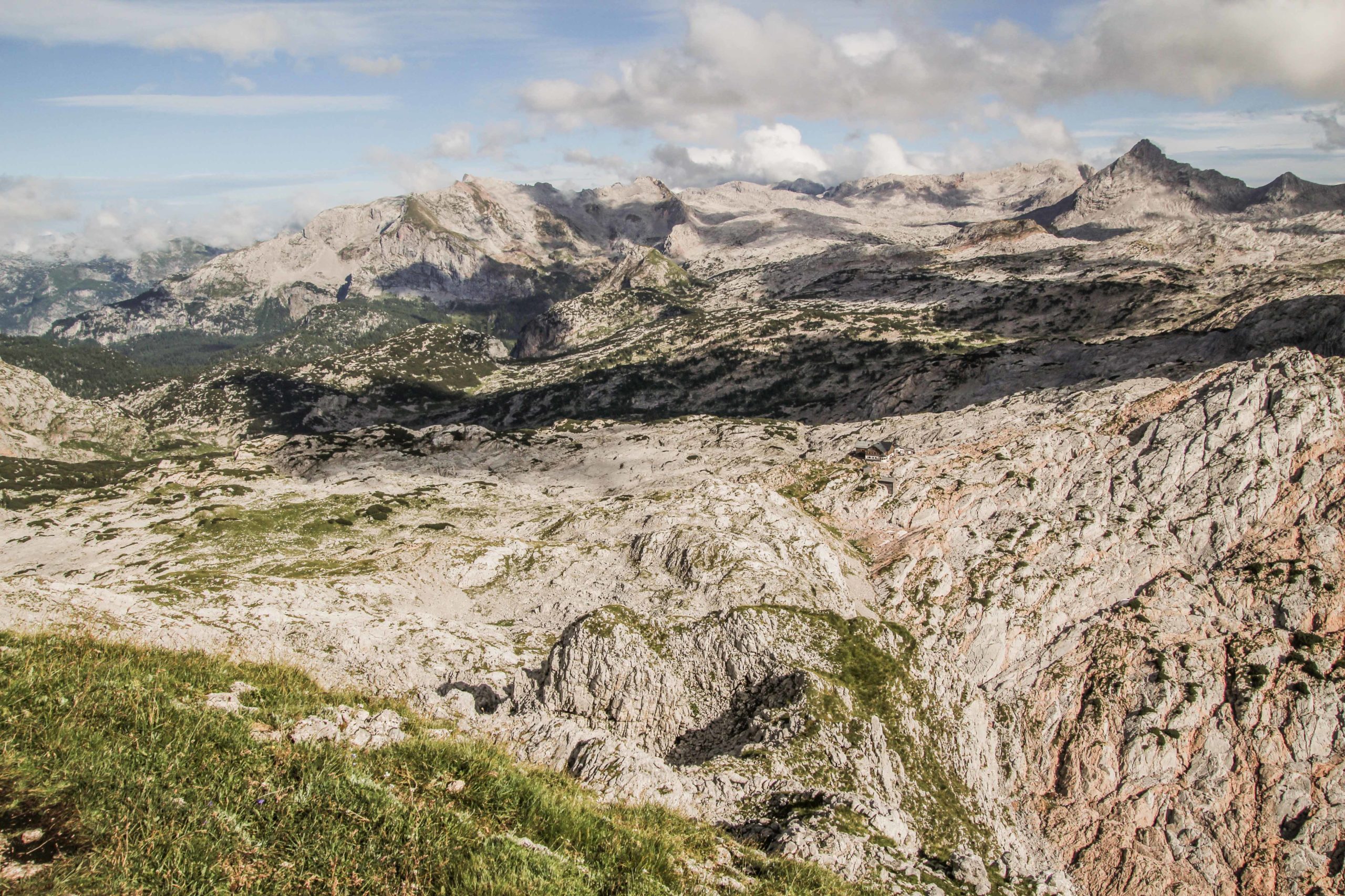 Blick vom Kleinen Hundstod auf Steinernes Meer und Ingolstädter Haus - © Christoph Werntgen