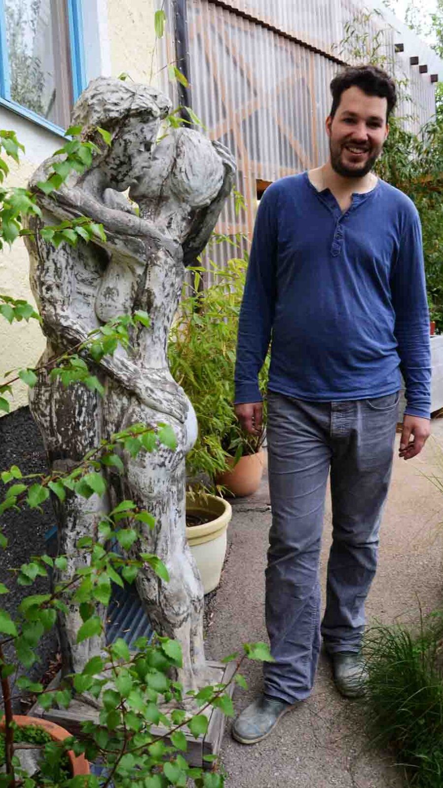 Manuel Gruber im Garten