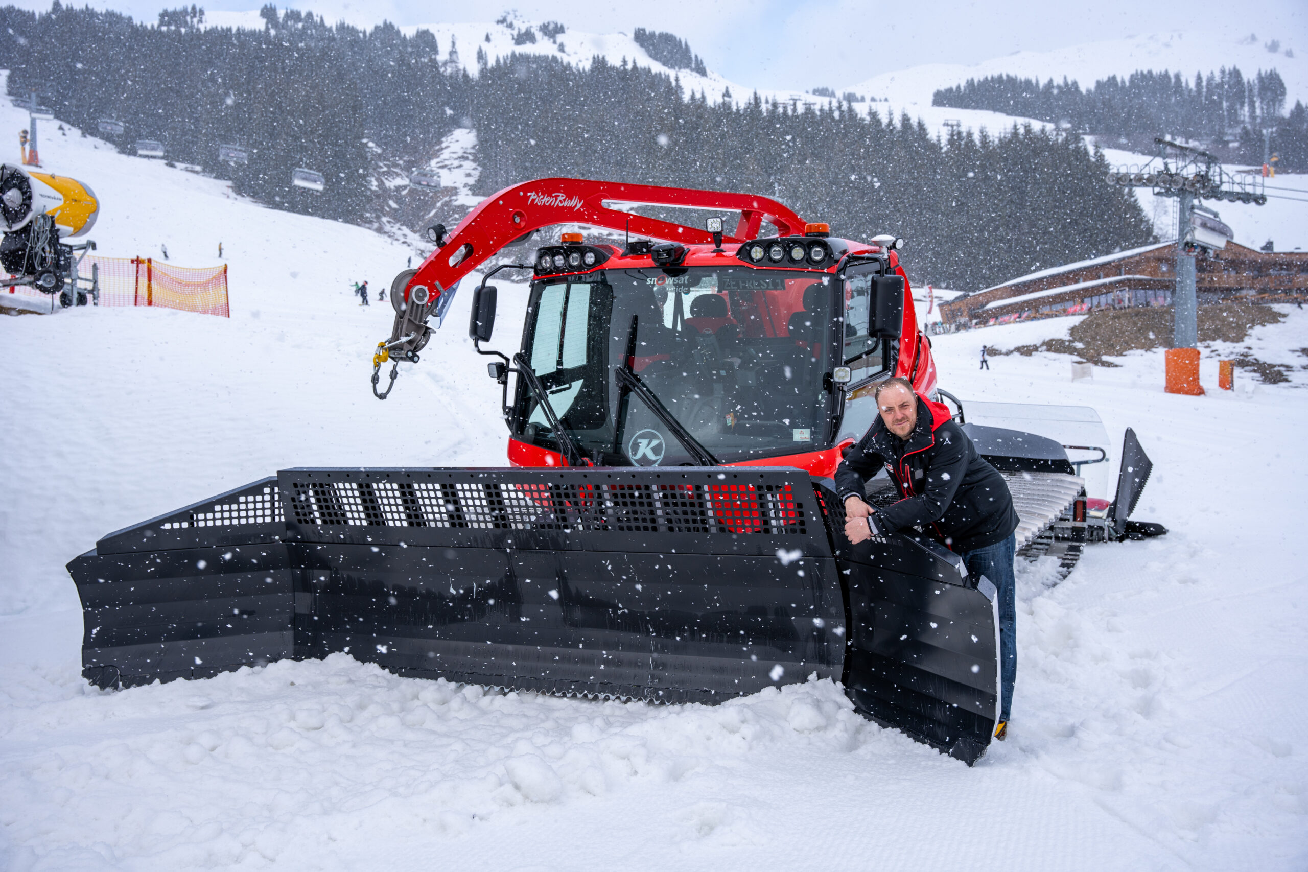 Die neue Pistenraupe auf der Hochalm in Hinterglemm